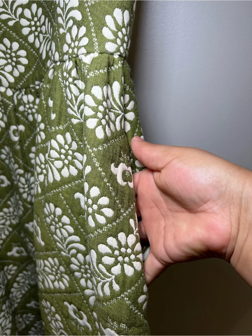 HUNTER BELL Maddy Dress size 6 Olive Green and White Floral Print midi Dress - Picture 7 of 10
